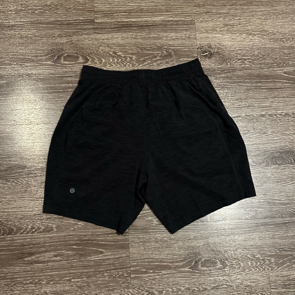 Men’s Medium Black Heather Lululemon Pace Breaker Unlined Short 7”